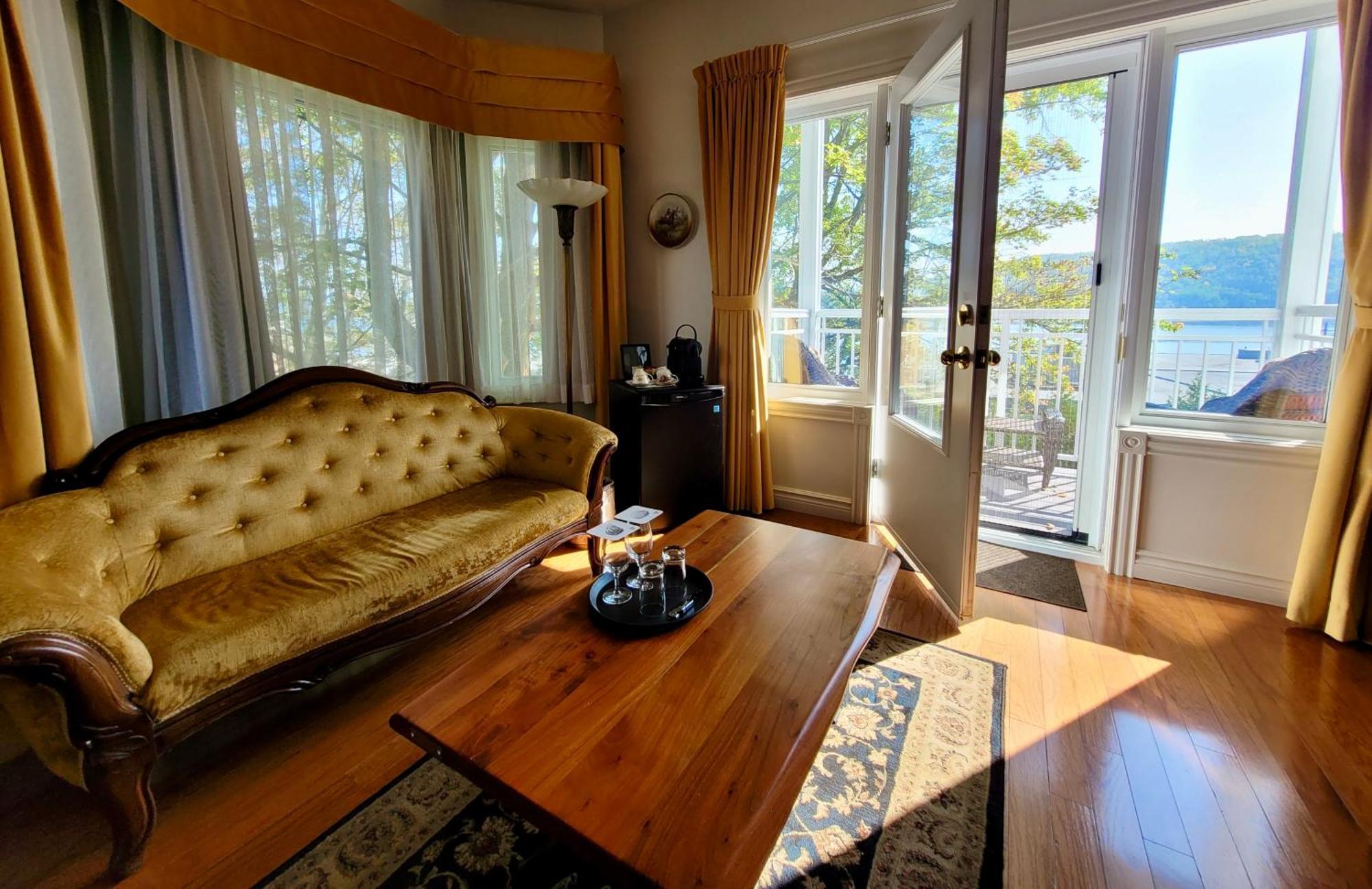 Auberge Sous Les Arbres Gaspé Buitenkant foto