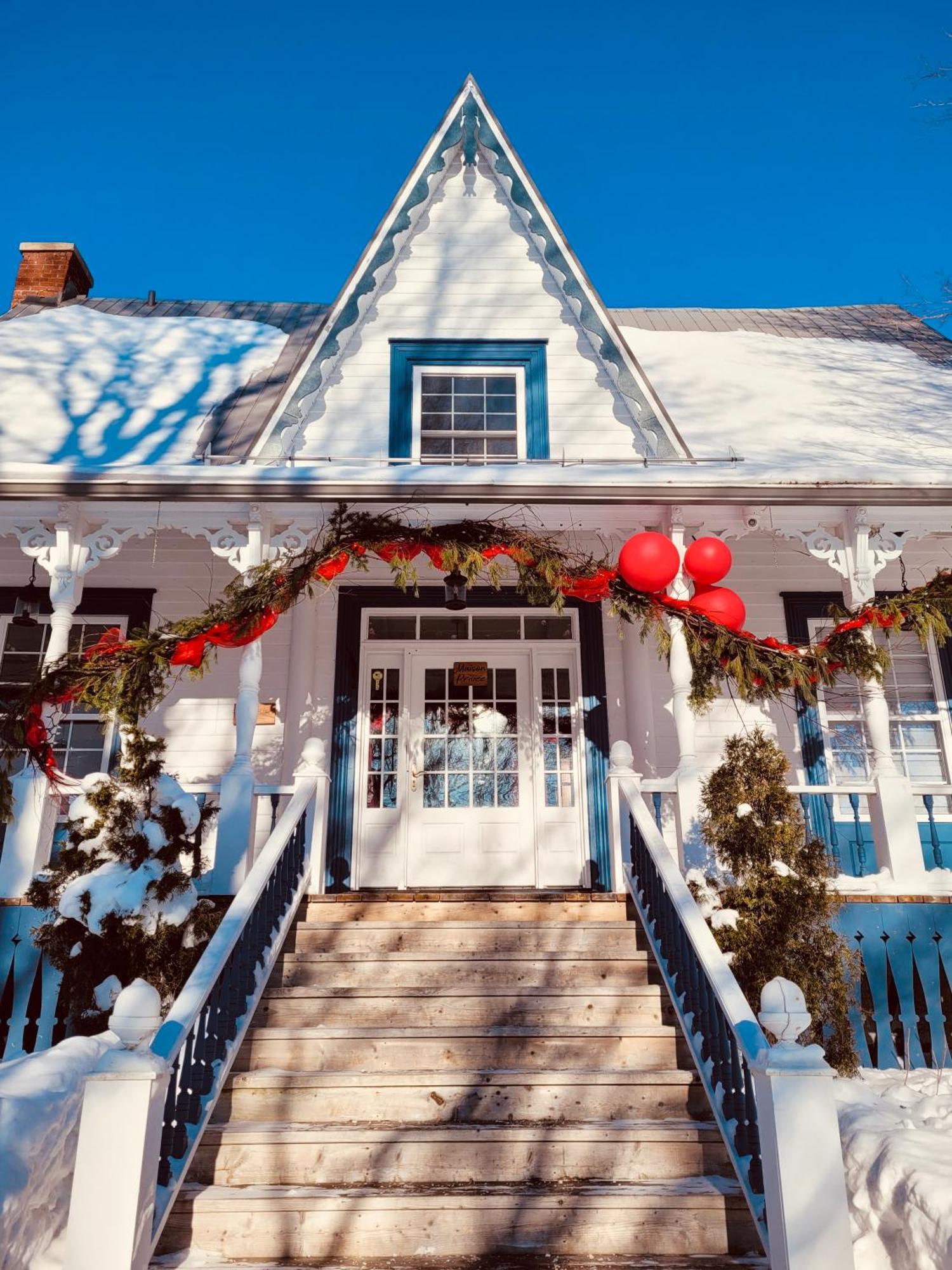 Auberge Sous Les Arbres Gaspé Buitenkant foto