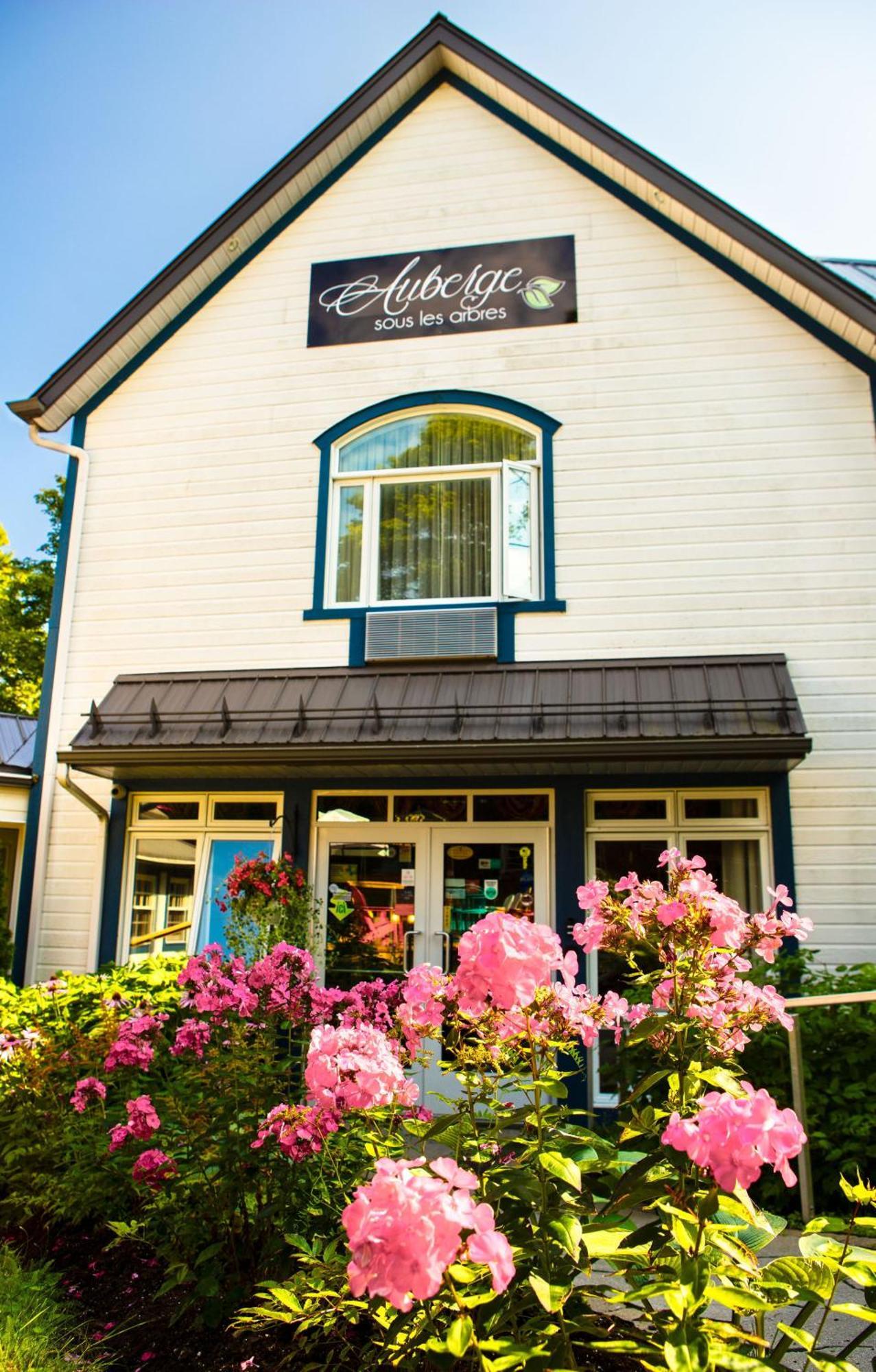 Auberge Sous Les Arbres Gaspé Buitenkant foto