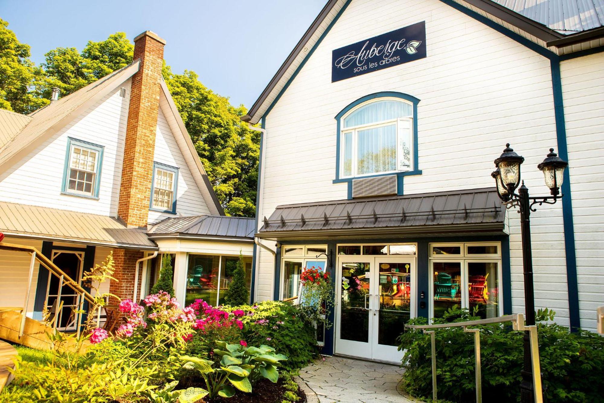 Auberge Sous Les Arbres Gaspé Buitenkant foto